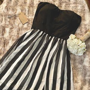 Junior dress Size S